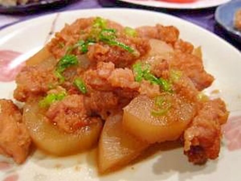 余った鶏唐揚げと大根の煮物